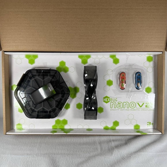 Hexbug Nano V2 The Summit Playset Track NEW IN BOX Complete with Two Hexbugs - Picture 1 of 9